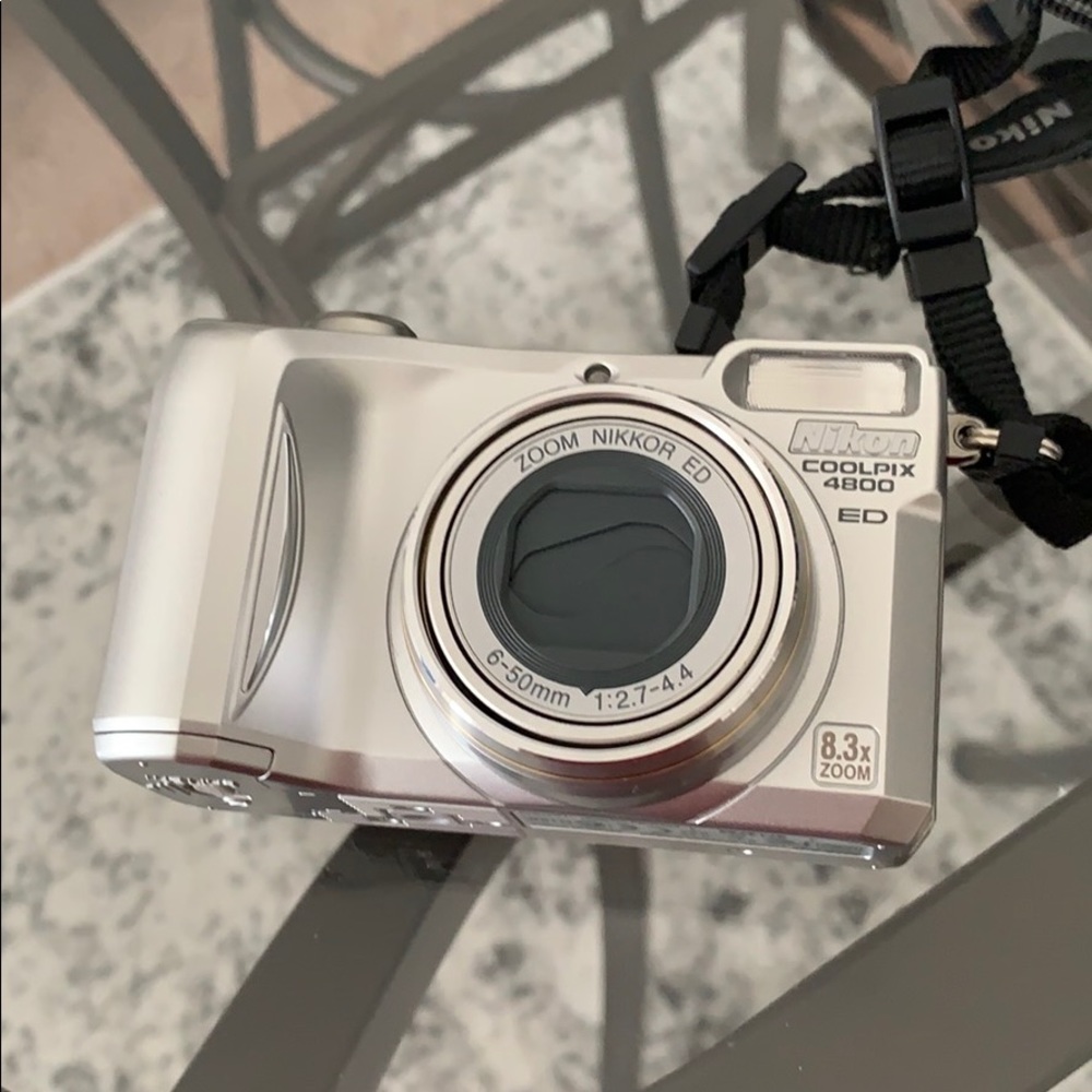 Camera Nixon Coolpix
